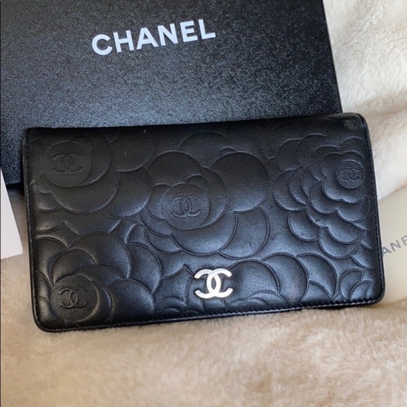 CHANEL Handbags - Chanel authentic camellia flower wallet